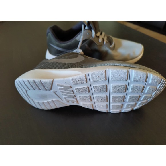 NIKE AV8808 001 Tanjun Print (GS) 5Y - Picture 3 of 9